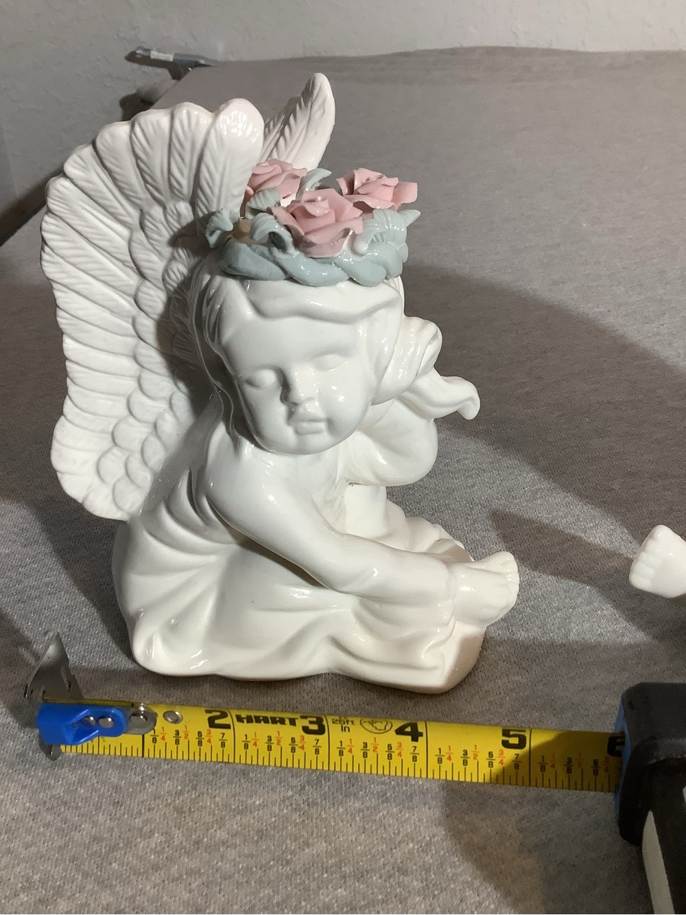 Vintage White Ceramic Cherub Angel Figurines with Pink Flower Crowns - Pair - Picture 6 of 6
